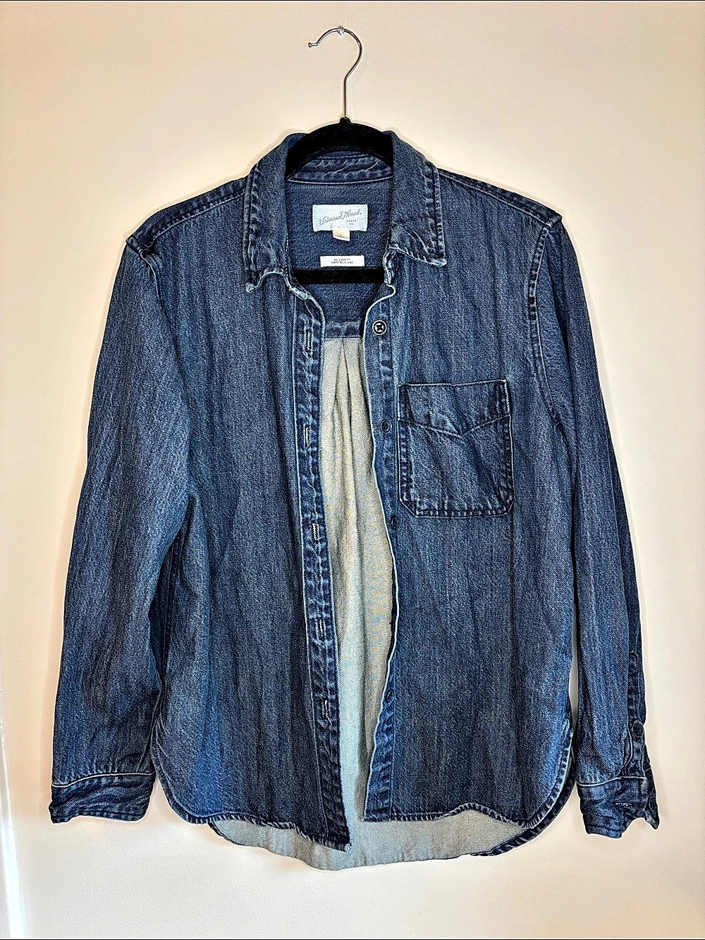 Universal Thread Relaxed Fit Denim Long Sleeve Button-Down Shirt Blue Medium